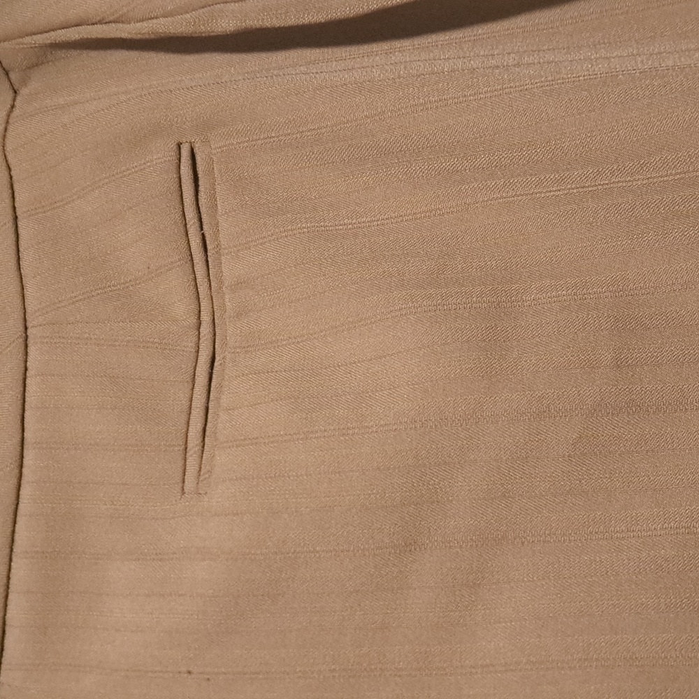 Classic Woman's Dress Pants in Beige Sleek classic feel and look - Picture 7 of 7